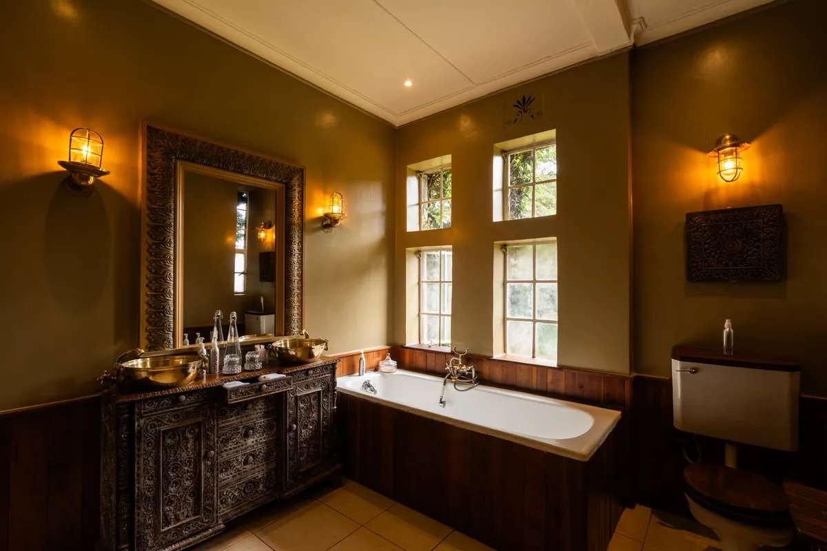 Giraffe Manor — Historic Manor — photo 37