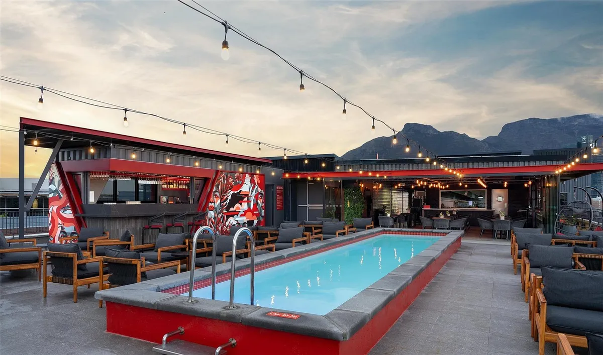 Radisson RED V&A Waterfront — photo 10
