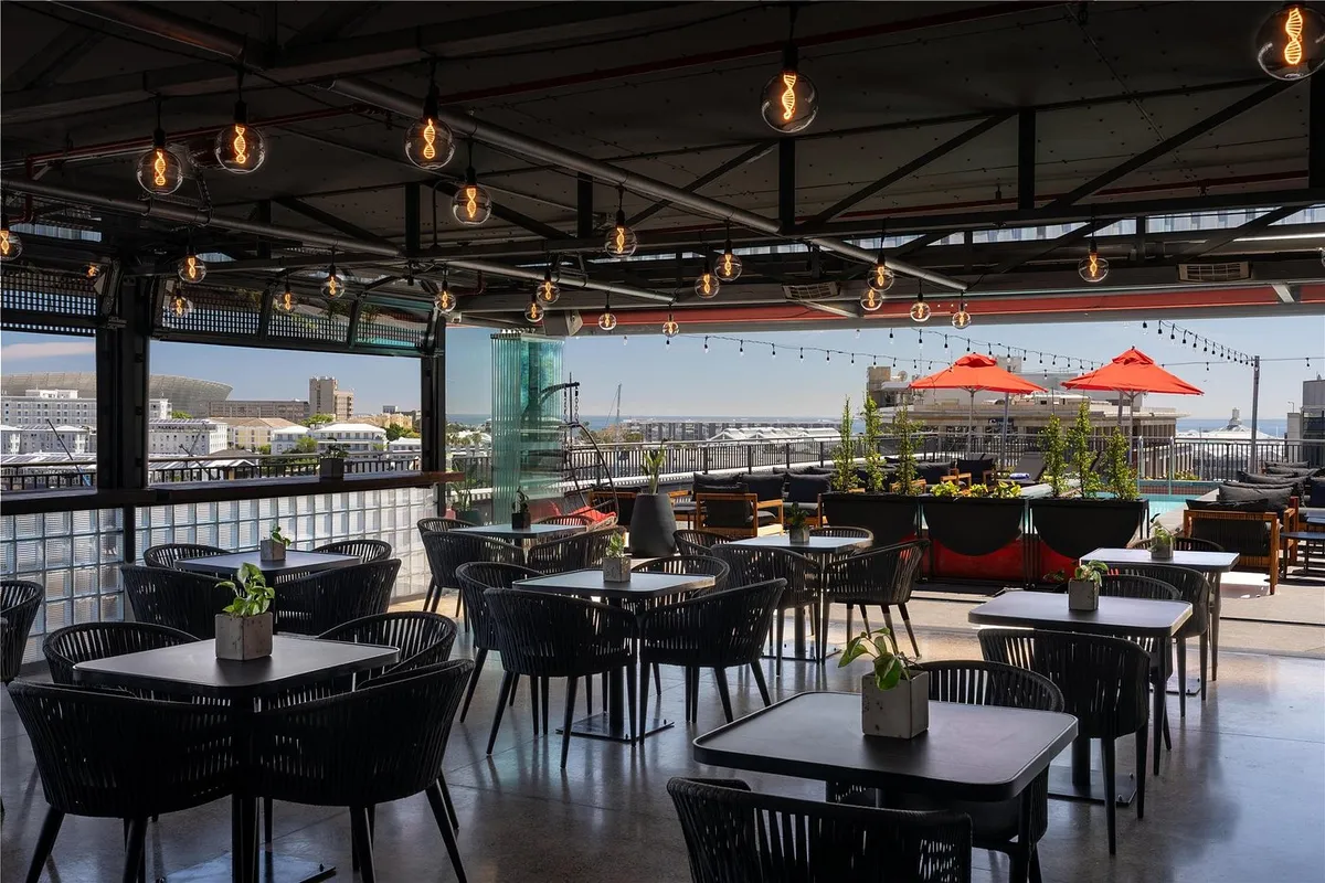 Radisson RED V&A Waterfront — photo 9