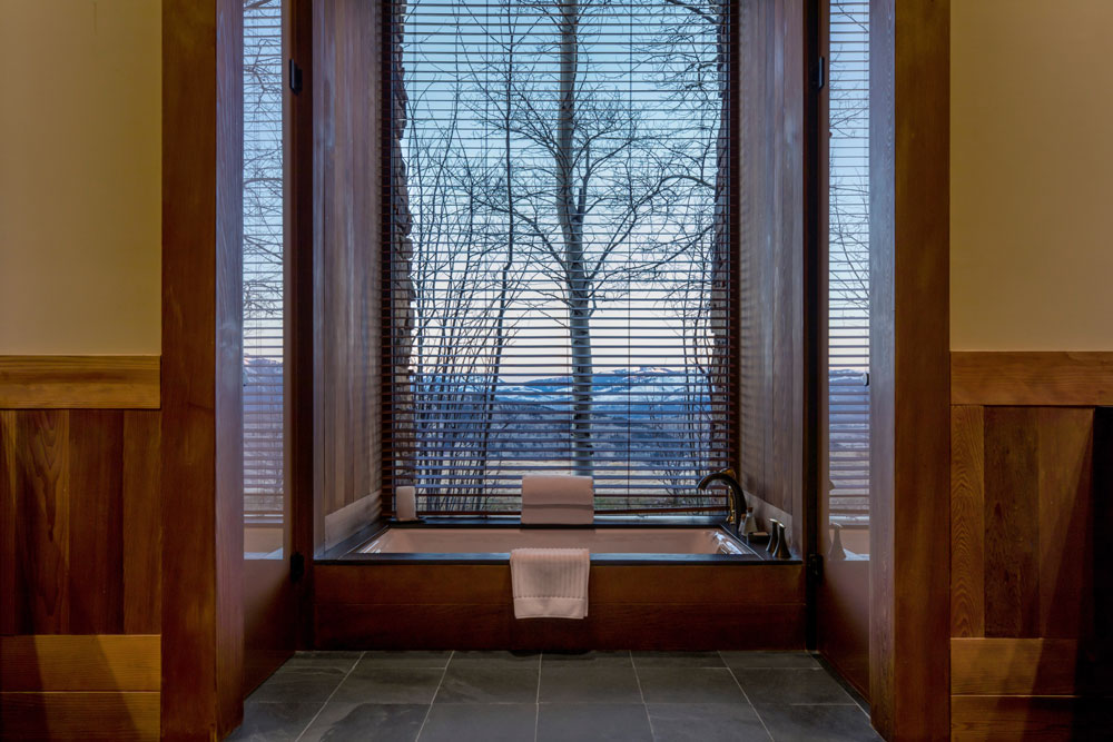 Bath / Courtesy of Aman Luxury nature lodge in Wyoming United States