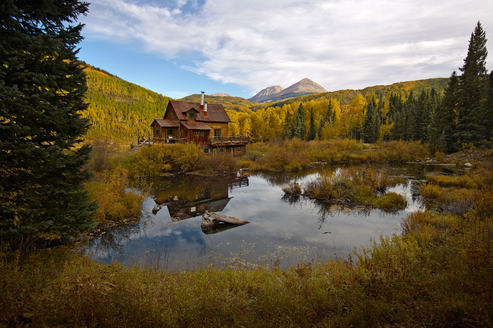 Potter House / Courtesy of Dunton Hot Springs luxury nature lodge United States Colorado
