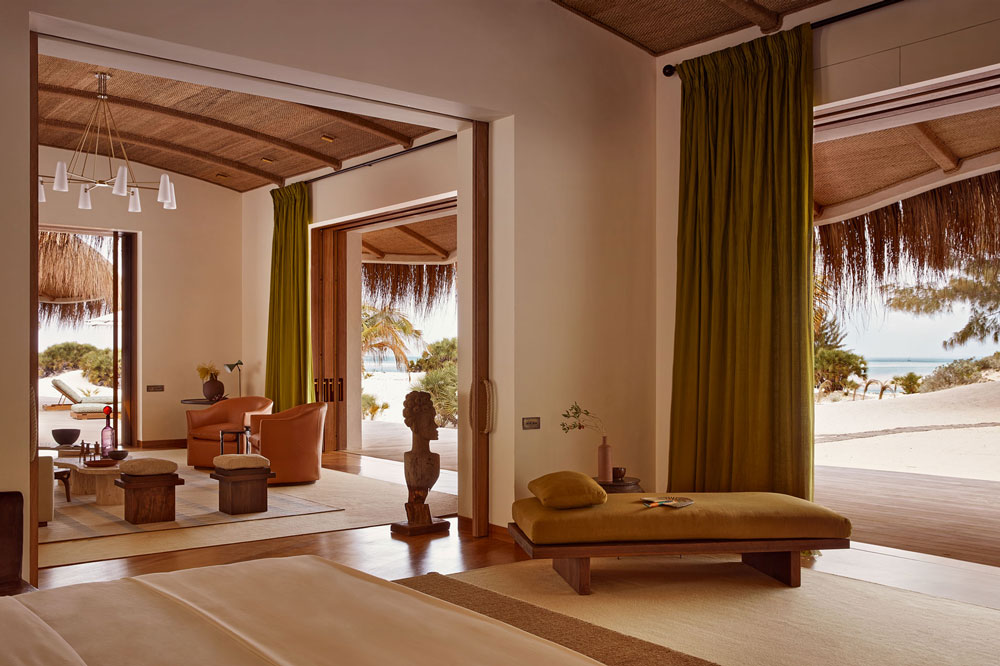 Lounge at Kisawa Sanctuary, Benguerra Island / Courtesy of Kisawa Sanctuary luxury Indian Ocean beach resort