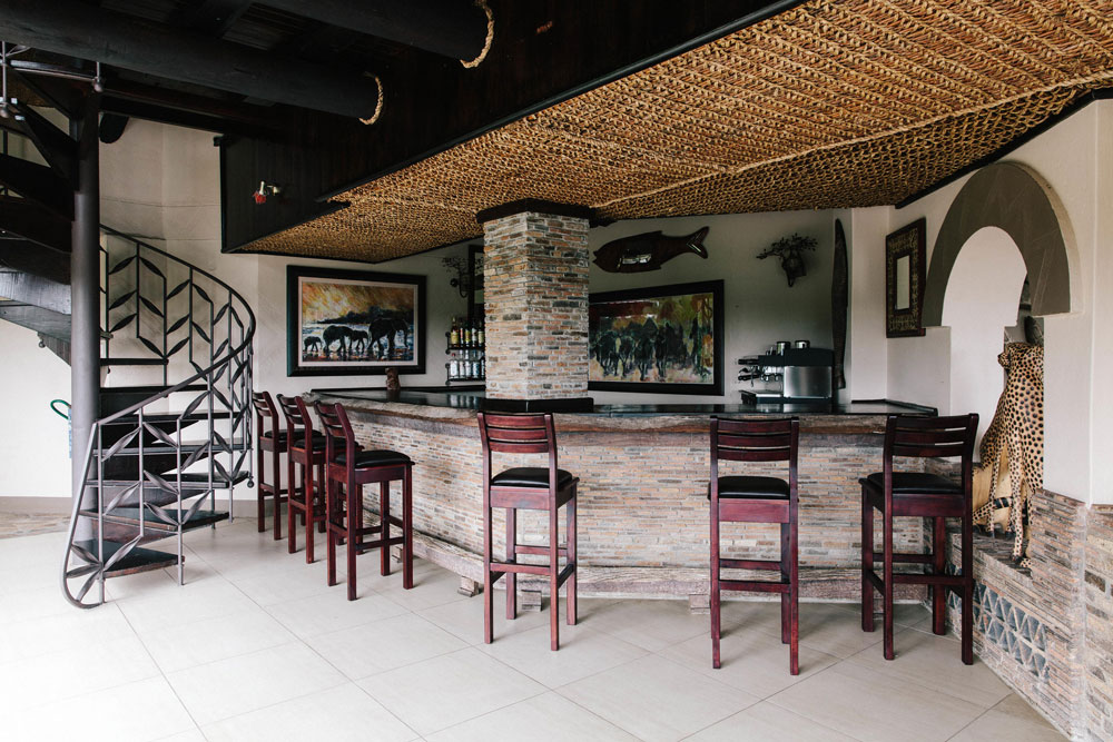 Bar at Chilo Gorge Lodge / Courtesy of Chili Gorge Lodge luxury Zimbabwe safari