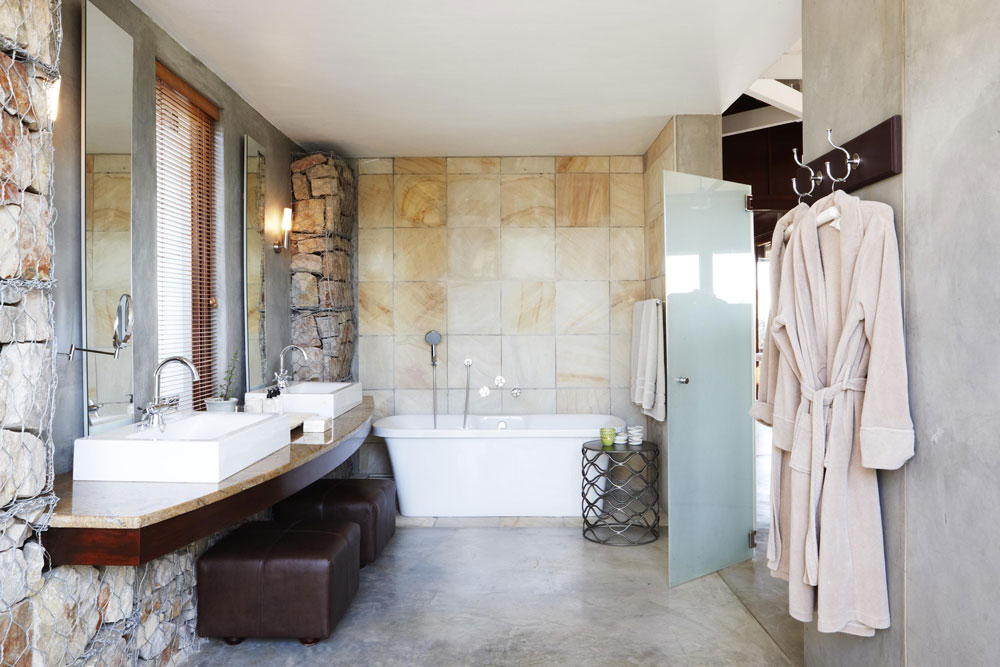 Bath at Kwandwe Ecca Lodge / Courtesy of Kwandwe luxury South Africa safari