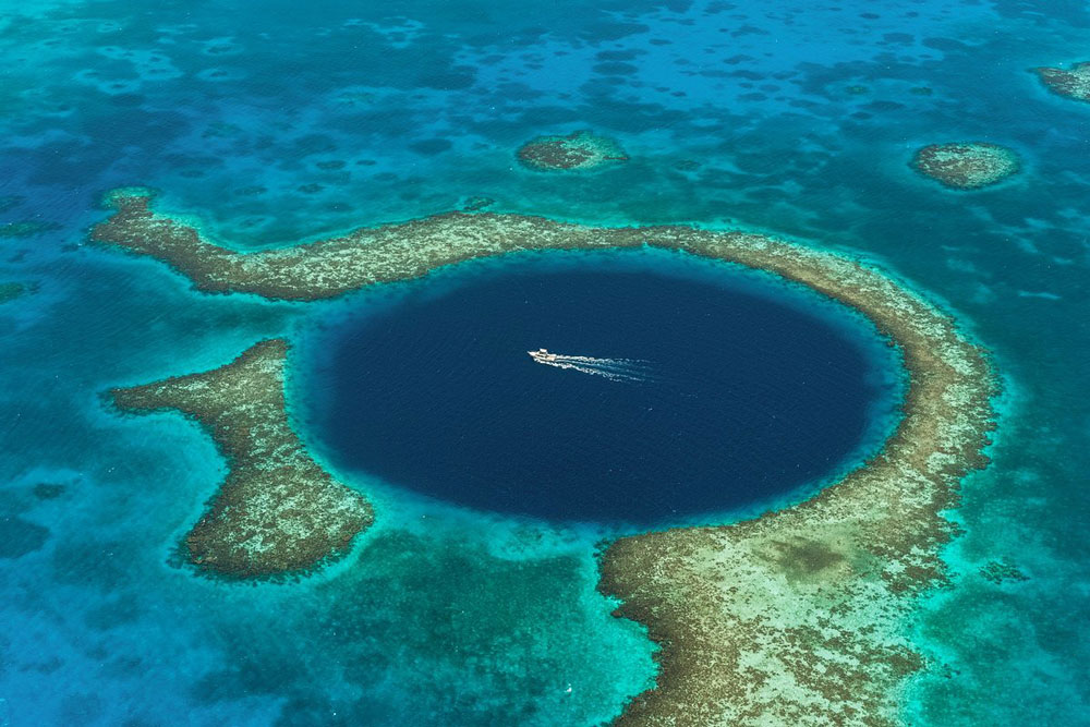 Diving the Great Blue Hole at Terneffe Island Resort / Courtesy of Terneffe Island Resort luxury Belize beach resort