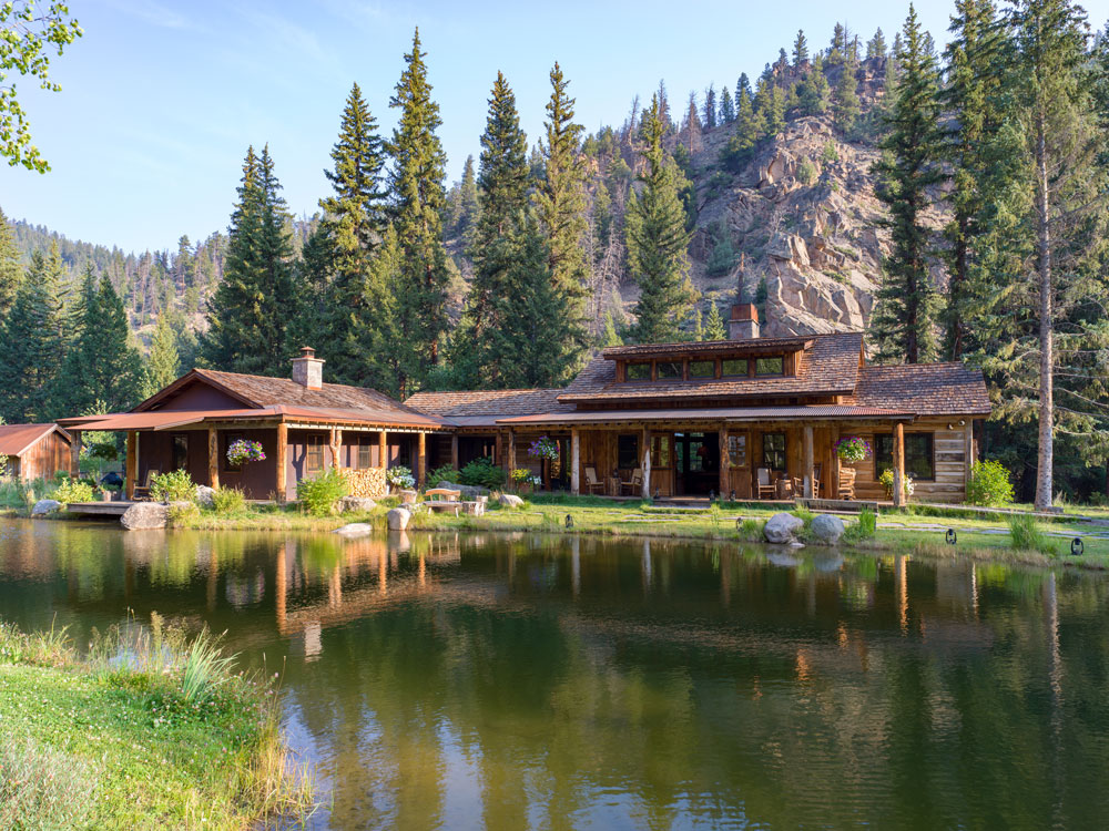 Taylor River Lodge / Courtesy of Eleven Experience luxury Colorado nature lodge