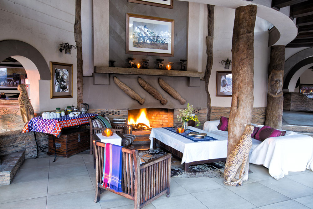 Lounge at Chilo Gorge Lodge / Courtesy of Chili Gorge Lodge luxury Zimbabwe safari