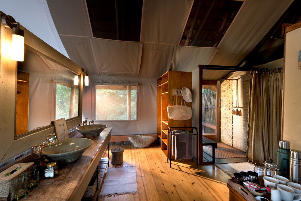 Bath at Pafuri Tented Camp / Courtesy of RETURNAfrica luxury safari