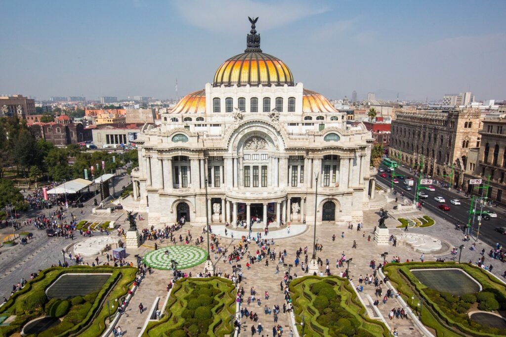 Palace of Fine Arts, Mexico City / Daniel Lloyd Blunk-Fernández / Unsplash