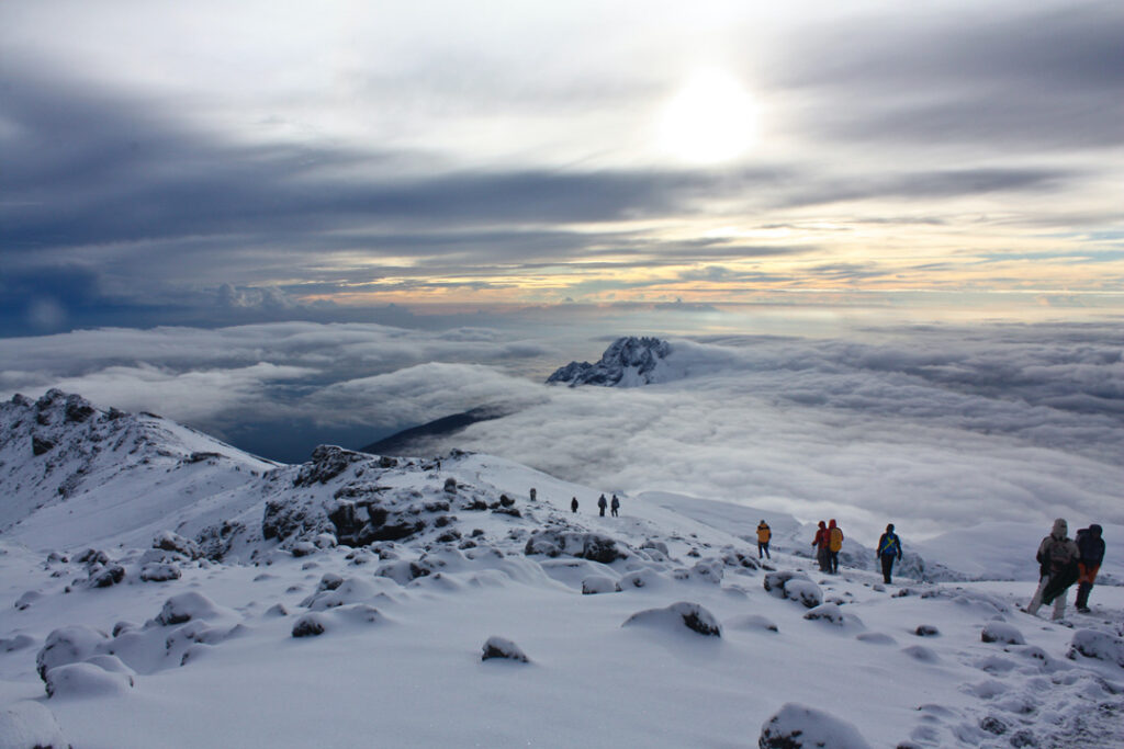 Near the peak of Kilimanjaro / Kristoffer Darj / Unsplash