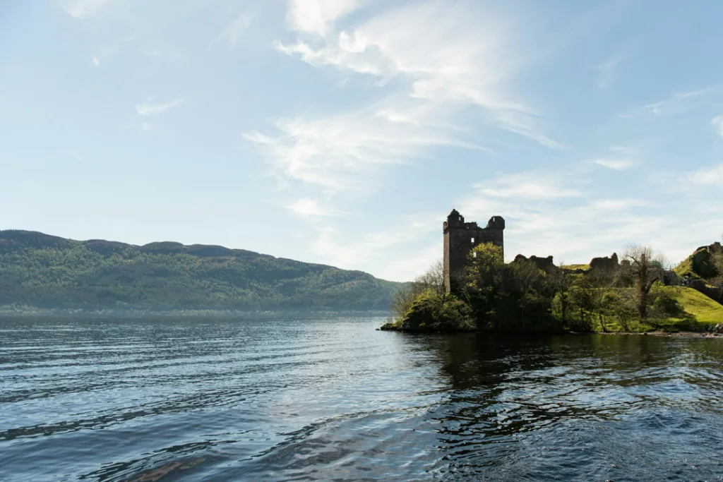 Urquhart Castle, Loch Ness / Ramon Loon / Unsplash